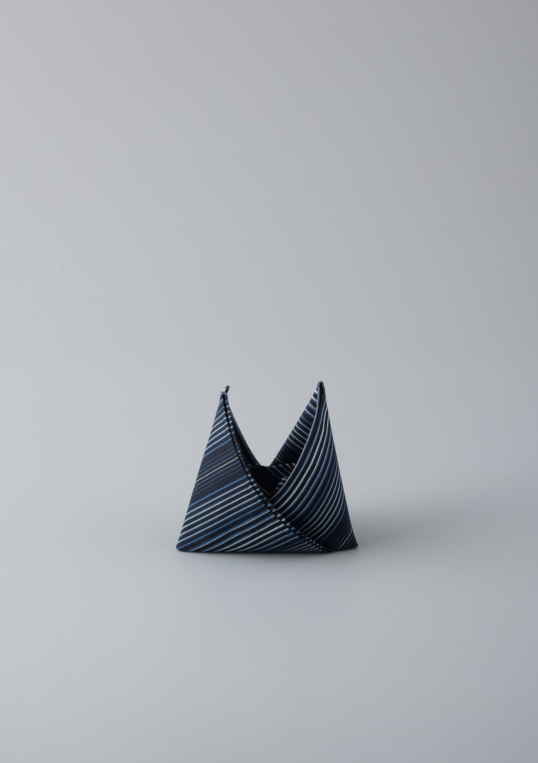 EARTH ］小風呂敷・ハンカチ 綿×BRING™（#128 SDGs Strong）43cm