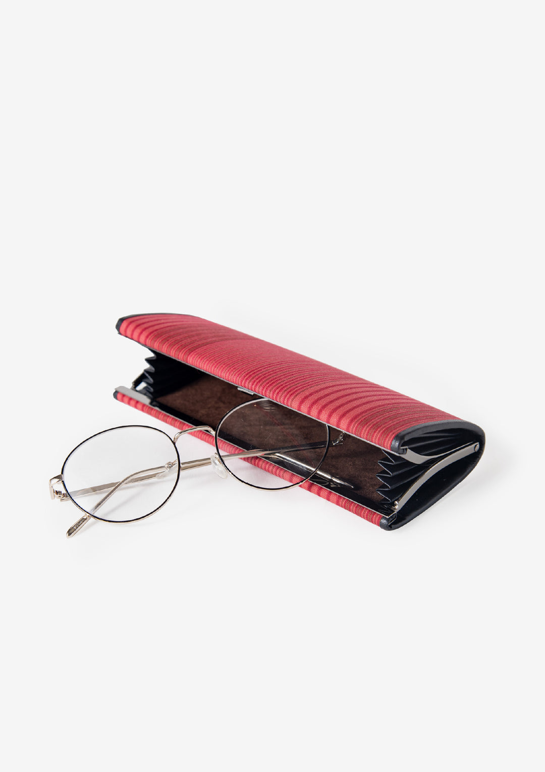 1C0601-p154-glassescase-
