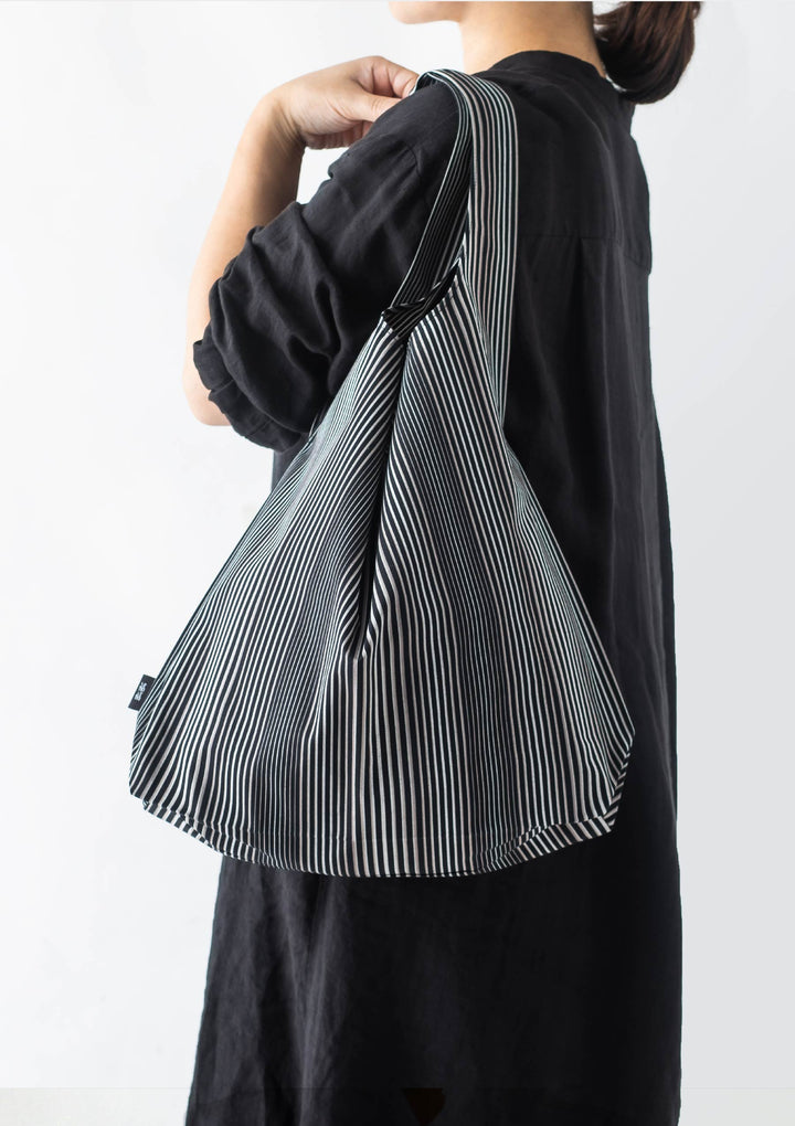 「大人気 新入荷 新品」に該当するファッション通販 シンプルショルダーバッグM（#135 白多彩） ｜小倉織｜小倉 縞縞 バッグ